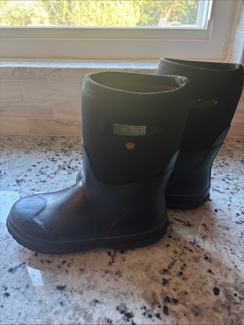 BOGS Kids Waterproof Boots Black Size 4 Rain Snow Winter Boots